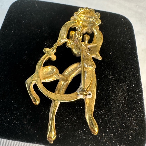 Smiling poodle pin - Picture 3 of 7